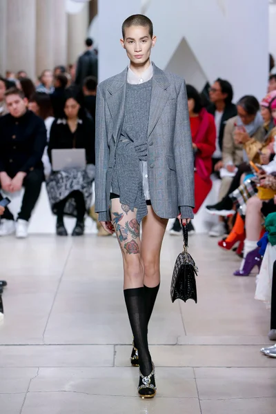 Look 11